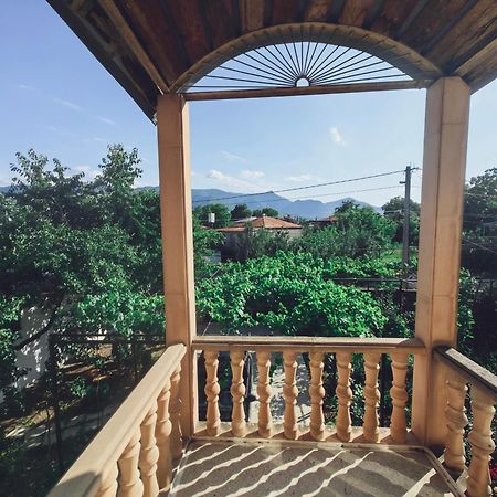 Guest House Metreveli Street 19 Khashuri Екстер'єр фото