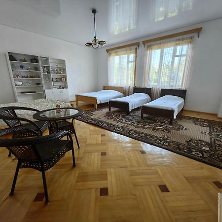 Guest House Metreveli Street 19 Khashuri Екстер'єр фото