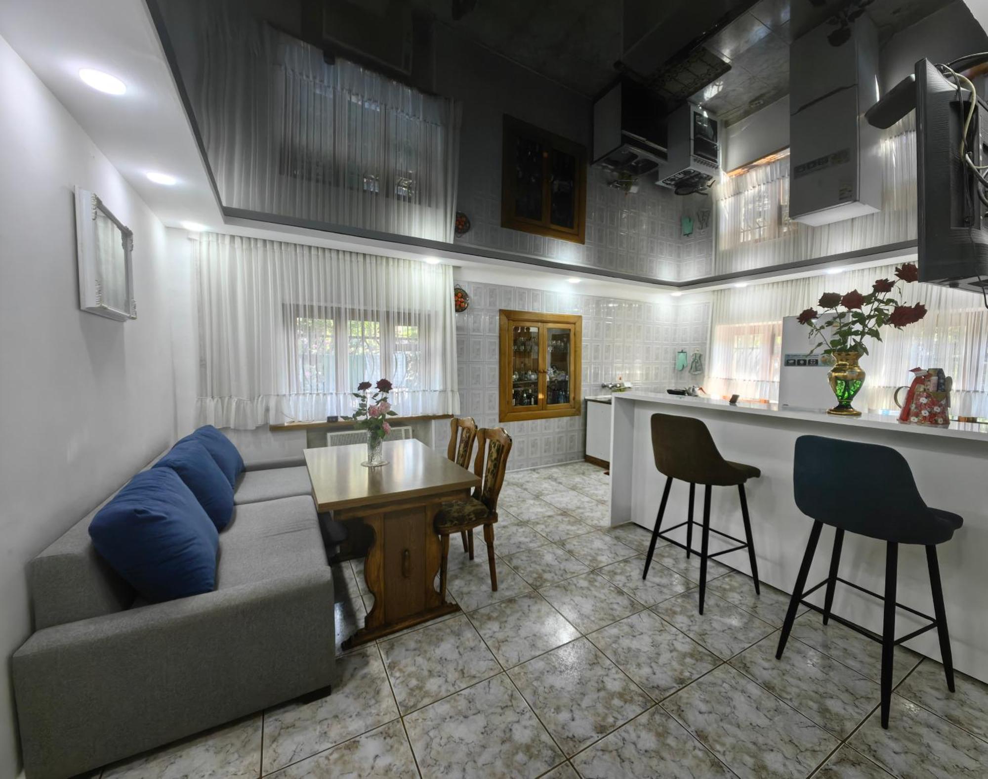 Guest House Metreveli Street 19 Khashuri Екстер'єр фото