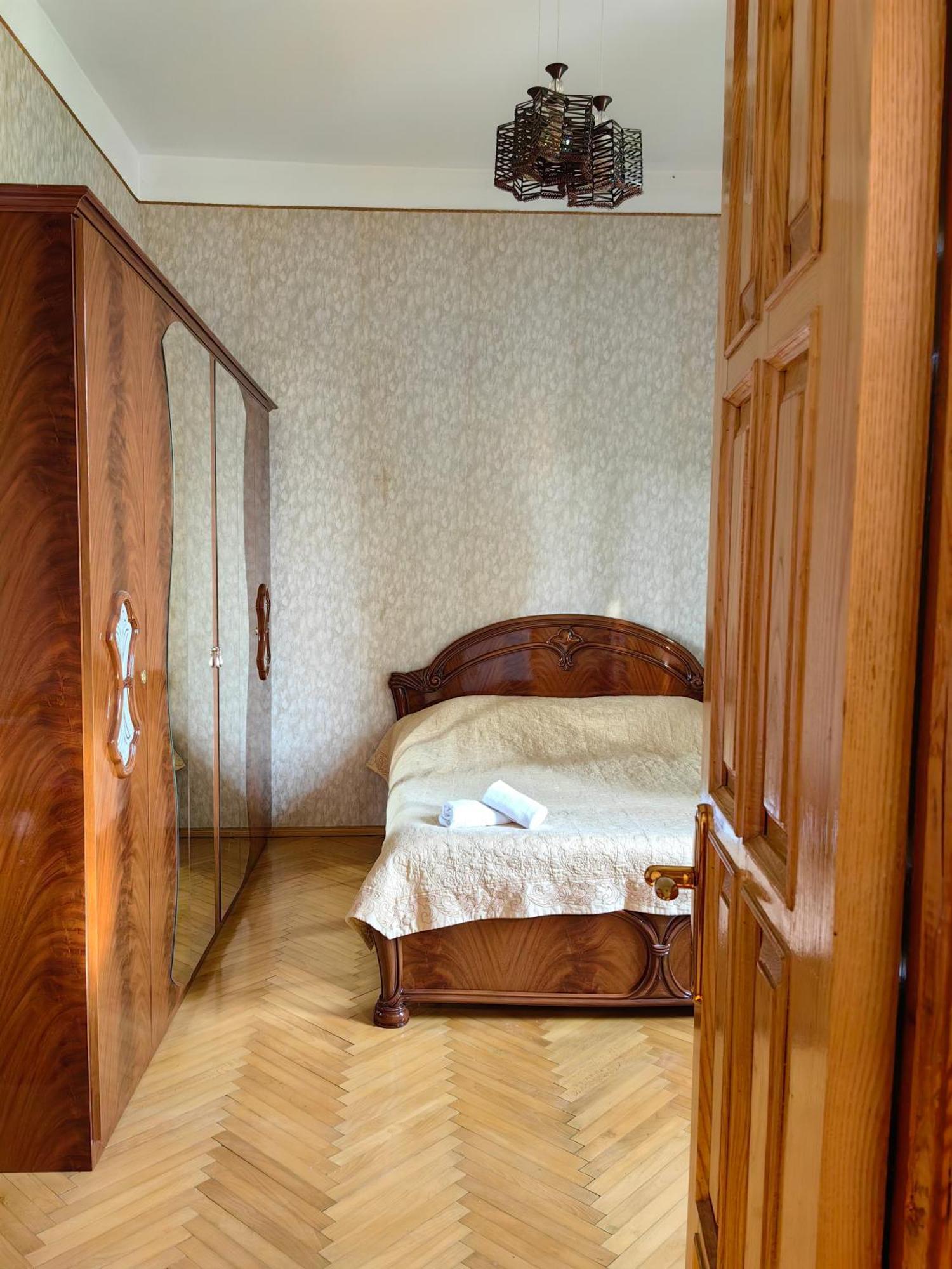 Guest House Metreveli Street 19 Khashuri Екстер'єр фото